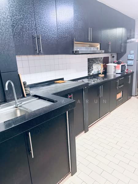 217 Bukit Batok Street 21, 217 Bukit Batok Street 21, 2 Bedrooms, 721 sqft, HDB Flat For Sale, by Geeta Arun, 500220708 - Kitchen - PropertyGuru.com.sg