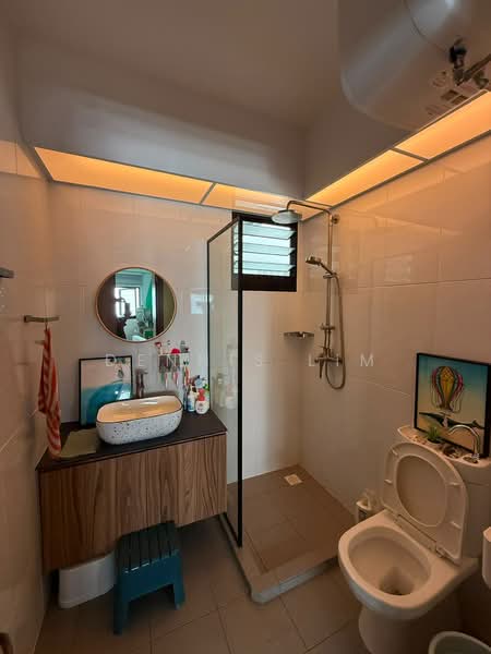 107A Bidadari Park Drive, 107A Bidadari Park Drive, 2 Bedrooms, 732 sqft, HDB Flat For Sale, by Dennis Lim, 500220709 - Bathroom - PropertyGuru.com.sg