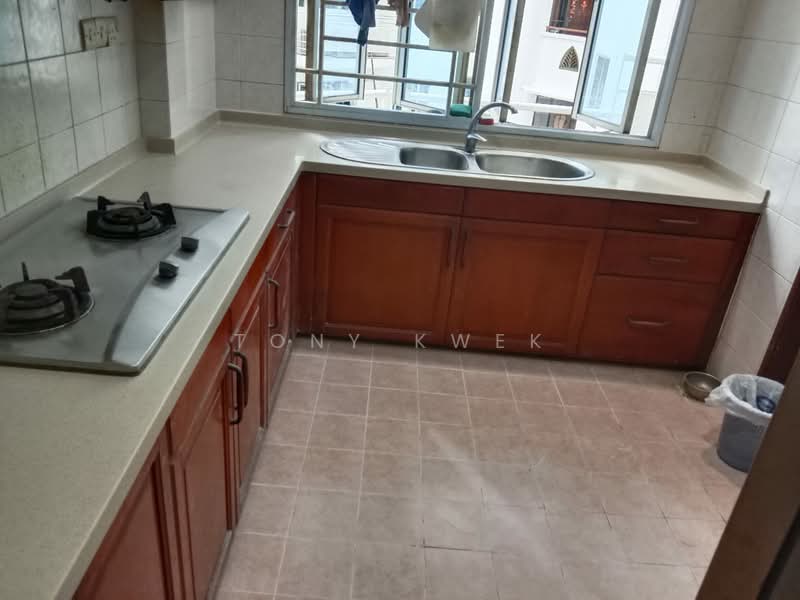 Northoaks, 28 Woodlands Cresent, 3 Bedrooms, 1,249 sqft, Condominium For Sale, by Tony Kwek, 500220710 - Kitchen - PropertyGuru.com.sg