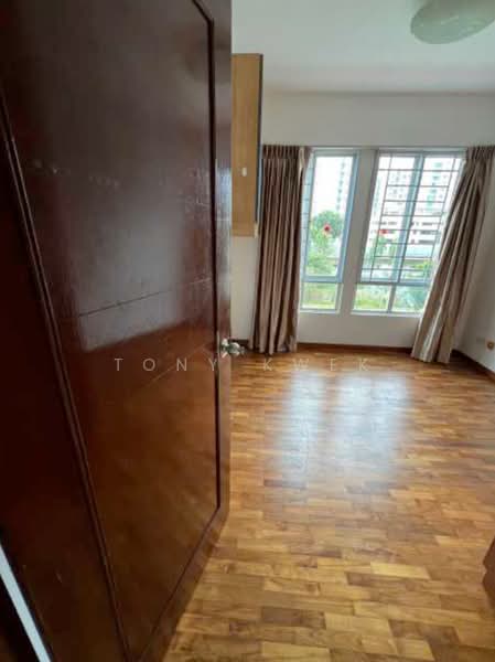 Northoaks, 28 Woodlands Cresent, 3 Bedrooms, 1,249 sqft, Condominium For Sale, by Tony Kwek, 500220710 - Interior - PropertyGuru.com.sg
