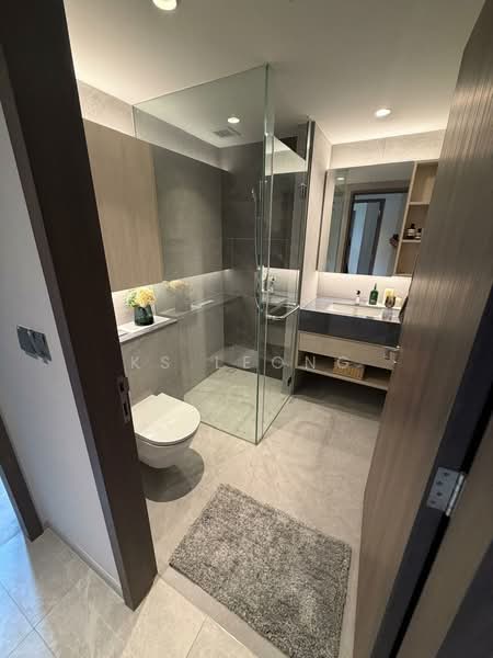 Orchard Sophia, 130 Sophia Road, 2 Bedrooms, 689 sqft, Condominium For Rent, by KS Leong, 500220711 - Bathroom - PropertyGuru.com.sg