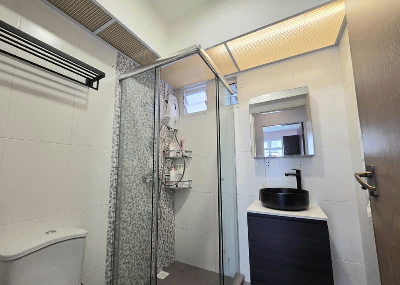 113C McNair Towers, 113C Mcnair Road, 3 Bedrooms, 1,001 sqft, HDB Flat For Sale, by Cheryl Tan, 500220724 - Bathroom - PropertyGuru.com.sg
