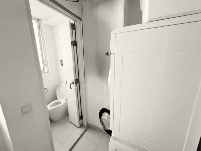 Citylights, 86 Jellicoe Road, 3 Bedrooms, 1,894 sqft, Condominium For Rent, by Alan Lee, 500220731 - Water Closet - PropertyGuru.com.sg