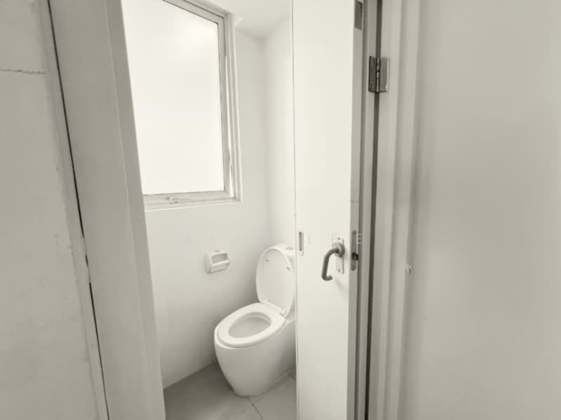 Citylights, 86 Jellicoe Road, 3 Bedrooms, 1,894 sqft, Condominium For Rent, by Alan Lee, 500220731 - Water Closet - PropertyGuru.com.sg
