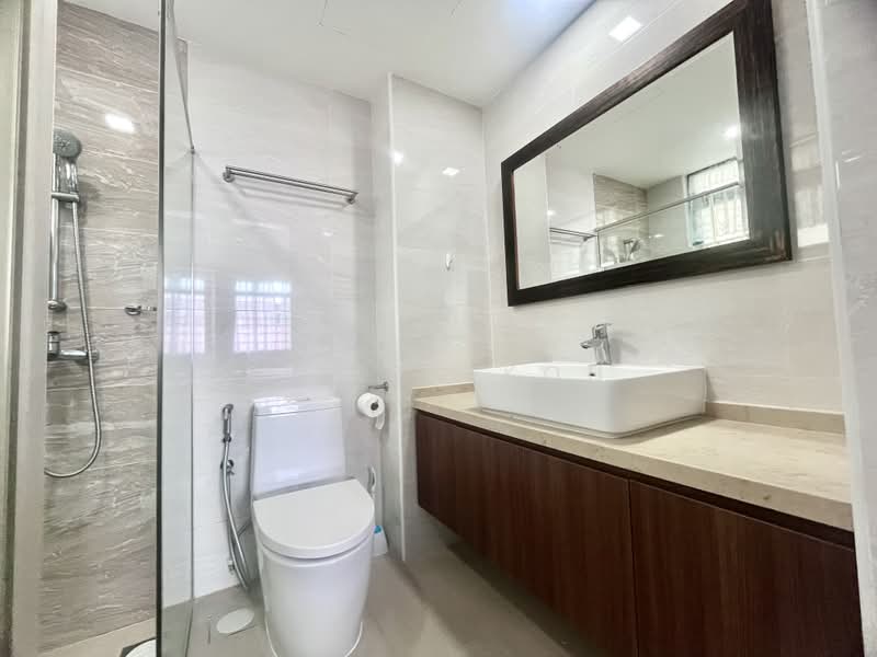 Changi Green, 716 Upper Changi Road East, 2 Bedrooms, 904 sqft, Condominium For Rent, by Eileen Koh, 500220736 - Bathroom - PropertyGuru.com.sg