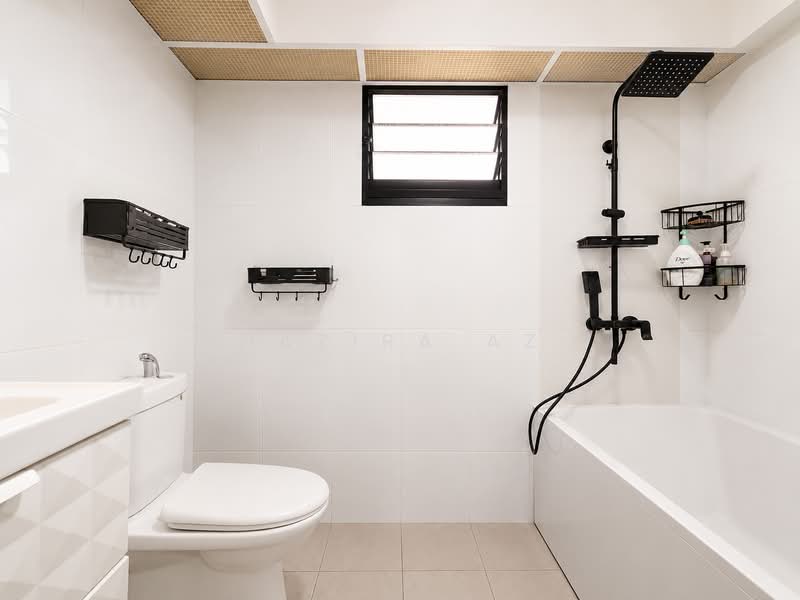 464A Bukit Batok West Avenue 8, 464A Bukit Batok West Avenue 8, 3 Bedrooms, 1,216 sqft, HDB Flat For Sale, by Hazira Az, 500220765 - Bathroom - PropertyGuru.com.sg