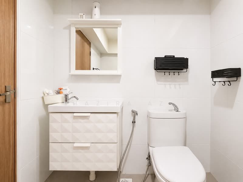 464A Bukit Batok West Avenue 8, 464A Bukit Batok West Avenue 8, 3 Bedrooms, 1,216 sqft, HDB Flat For Sale, by Hazira Az, 500220765 - Bathroom - PropertyGuru.com.sg