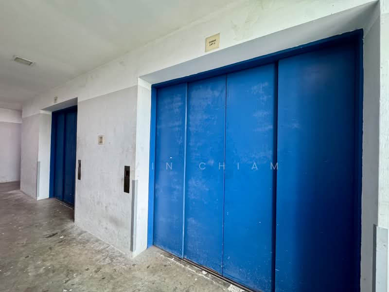 Uni-Tech Centre, 55 Toh Guan Rd East, 2,497 sqft, Factory / Workshop (B2) For Sale, by Alvin Chiam, 500220772 - Corridor - CommercialGuru.com.sg