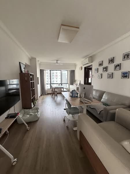 Aquarius By The Park, 1 Bedok Reservoir View, 3 Bedrooms, 1,324 sqft, Condominium For Sale, by Jim Chua, 500220773 - Living Room - PropertyGuru.com.sg