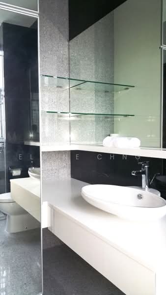 The Hillier, 6 Hillview Rise, 1 Bedroom, 581 sqft, Apartment For Sale, by Elaine Chng, 500220778 - Bathroom - PropertyGuru.com.sg