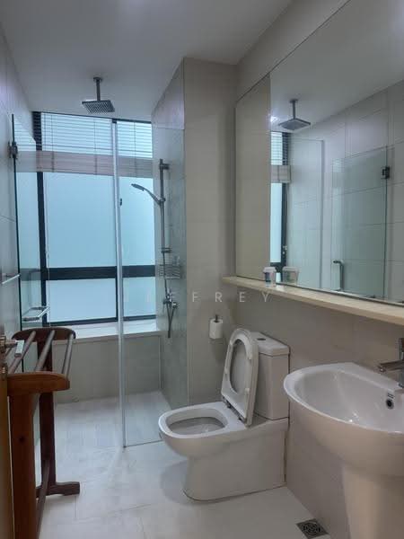 Rosewood Suites, 61 Rosewood Drive, Admiralty / Woodlands, 2 Bedrooms, 1,001 sqft, Condominium For Rent, by Jeffrey Liew, 500220785 - Bathroom - PropertyGuru.com.sg