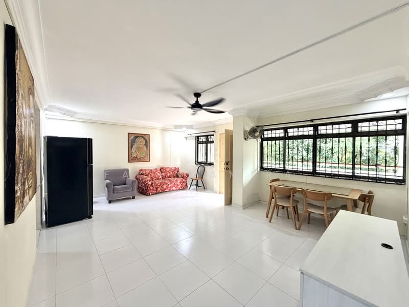545 Serangoon North Avenue 3, 545 Serangoon North Avenue 3, 3 Bedrooms, 1,076 sqft, HDB Flat For Sale, by Fatin Amira, 500220787 - Living Room - PropertyGuru.com.sg