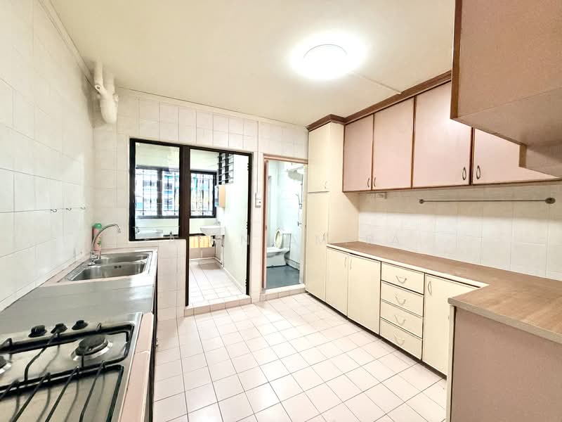 545 Serangoon North Avenue 3, 545 Serangoon North Avenue 3, 3 Bedrooms, 1,076 sqft, HDB Flat For Sale, by Fatin Amira, 500220787 - Kitchen - PropertyGuru.com.sg
