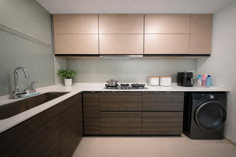 D'Nest, 133 Pasir Ris Grove, 4 Bedrooms, 1,410 sqft, Condominium For Sale, by Gerald Phng, 500220791 - Kitchen - PropertyGuru.com.sg