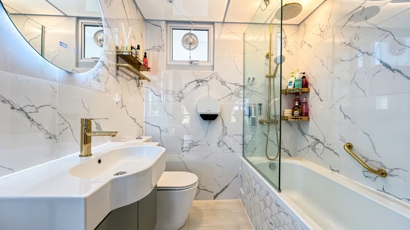 222A Bedok North Drive, 222A Bedok North Drive, 3 Bedrooms, 990 sqft, HDB Flat For Sale, by Xiang Rui Issey Lim, 500220794 - Bathroom - PropertyGuru.com.sg