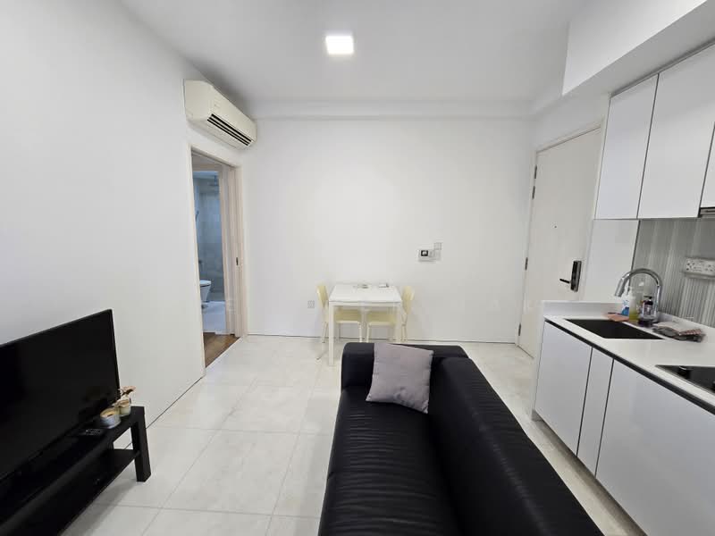 Suites @ Newton, 1 Surrey Road, 1 Bedroom, 484 sqft, Apartment For Rent, by Spenncer Mak, 500220800 - Living Room - PropertyGuru.com.sg