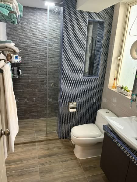 Rio Vista, 10 Upper Serangoon View, 3 Bedrooms, 1,367 sqft, Condominium For Sale, by Kat Wang 王薇毓, 500220812 - Bathroom - PropertyGuru.com.sg