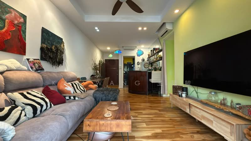 Rio Vista, 10 Upper Serangoon View, 3 Bedrooms, 1,367 sqft, Condominium For Sale, by Kat Wang 王薇毓, 500220812 - Living Room - PropertyGuru.com.sg