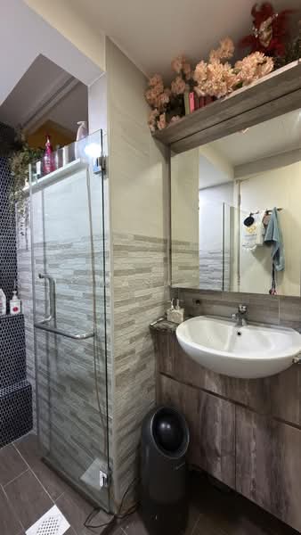 Rio Vista, 10 Upper Serangoon View, Hougang / Punggol / Sengkang, 2 Bedrooms, 1,367 sqft, Condominium For Sale, by Kat Wang 王薇毓, 500220812 - Common Bathroom - PropertyGuru.com.sg