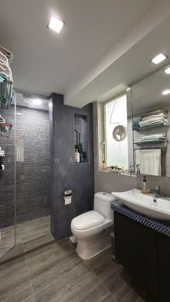 Rio Vista, 10 Upper Serangoon View, Hougang / Punggol / Sengkang, 2 Bedrooms, 1,367 sqft, Condominium For Sale, by Kat Wang 王薇毓, 500220812 - Master Bathroom - PropertyGuru.com.sg