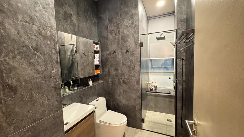 Kovan Residences, 5A Kovan Road, Hougang / Punggol / Sengkang, 4 Bedrooms, 1,798 sqft, Condominium For Sale, by Shirley Chua, 500220816 - Bathroom - PropertyGuru.com.sg