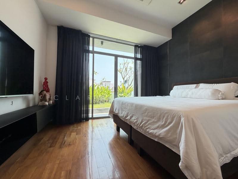 Renovated 2.5 Sty Corner Terrace 999 years, Seletar / Yio Chu Kang, 5 Bedrooms, 3,600 sqft, Corner Terrace For Sale, by Clarence Hee 许振雄, 500220824 - Bedroom - PropertyGuru.com.sg