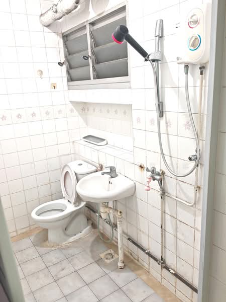 759 Jurong West Street 74, 759 Jurong West Street 74, Room Rental, 145 sqft, HDB Flat For Rent, by Don Oei 黄经维, 500220826 - Bathroom - PropertyGuru.com.sg