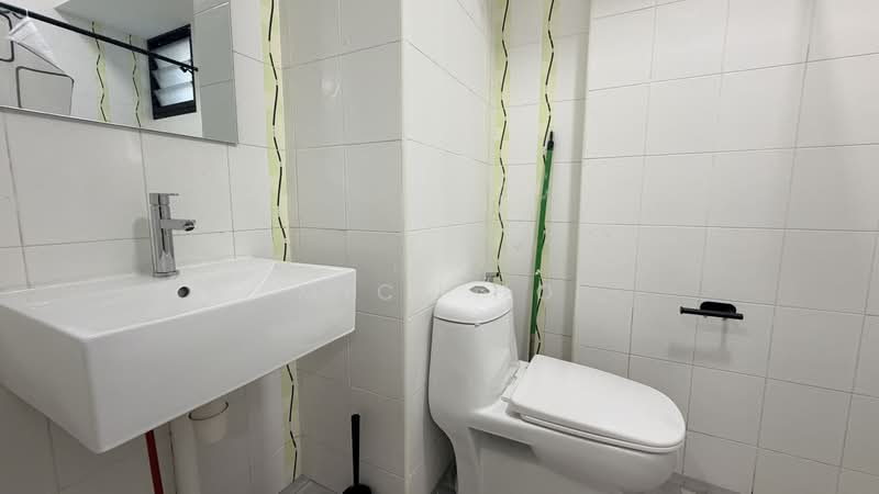 438B Sengkang West Avenue, 438B Sengkang West Avenue, 3 Bedrooms, 1,012 sqft, HDB Flat For Rent, by Mick Ho, 500220832 - Bathroom - PropertyGuru.com.sg