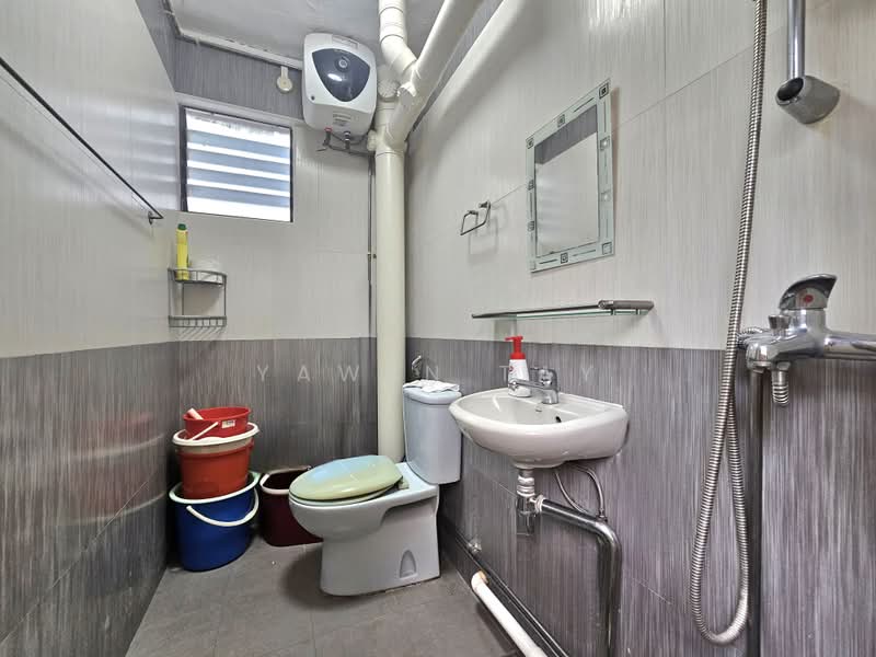 288F Bukit Batok Street 25, 288F Bukit Batok Street 25, 3 Bedrooms, 1,313 sqft, HDB Flat For Sale, by YAWEN TAY, 500220833 - Bathroom - PropertyGuru.com.sg