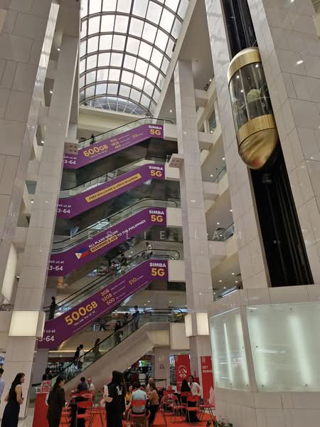 Lucky Plaza, 304 Orchard Road, 3,045 sqft, Food & Beverage For Sale, by Leslie Lam, 500220840 - CommercialGuru.com.sg
