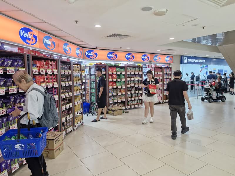 Lucky Plaza, 304 Orchard Road, 3,045 sqft, Food & Beverage For Sale, by Leslie Lam, 500220840 - CommercialGuru.com.sg