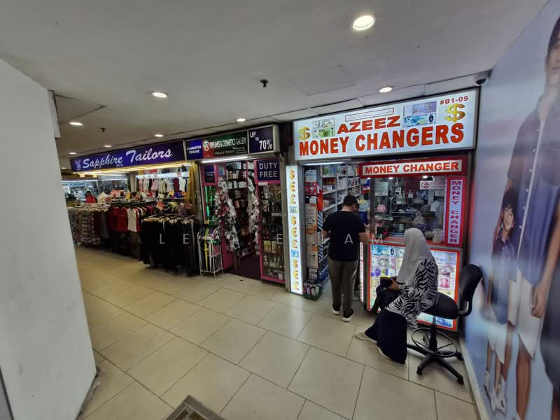 Lucky Plaza, 304 Orchard Road, 118 sqft, Mall Shop For Sale, by Leslie Lam, 500220841 - CommercialGuru.com.sg