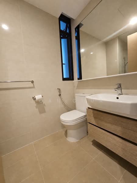 The Luxurie, 15 Compassvale Road, 2 Bedrooms, 775 sqft, Condominium For Rent, by Joan Chua, 500220863 - Common Bathroom - PropertyGuru.com.sg