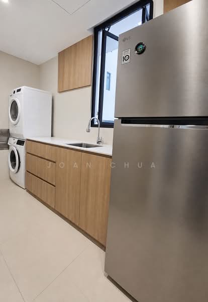 The Luxurie, 15 Compassvale Road, 2 Bedrooms, 775 sqft, Condominium For Rent, by Joan Chua, 500220863 - Kitchen - PropertyGuru.com.sg