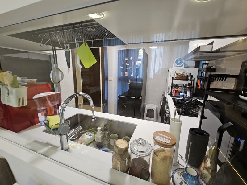 Symphony Suites, 19 Yishun Close, 2 Bedrooms, 689 sqft, Condominium For Sale, by Kelvin Tan, 500220873 - Kitchen - PropertyGuru.com.sg