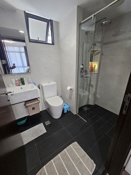 Symphony Suites, 19 Yishun Close, 2 Bedrooms, 689 sqft, Condominium For Sale, by Kelvin Tan, 500220873 - Bathroom - PropertyGuru.com.sg
