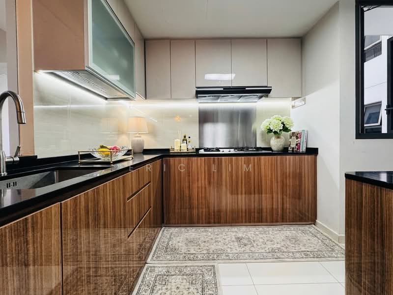 Bellewoods, 122 Woodlands Avenue 5, 5 Bedrooms, 1,528 sqft, Executive Condominium For Sale, by Eric Lim, 500220874 - Kitchen - PropertyGuru.com.sg