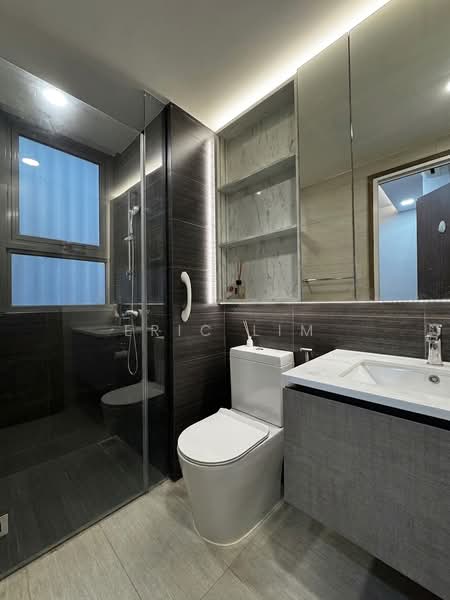 Bellewoods, 122 Woodlands Avenue 5, 5 Bedrooms, 1,528 sqft, Executive Condominium For Sale, by Eric Lim, 500220874 - Bathroom - PropertyGuru.com.sg