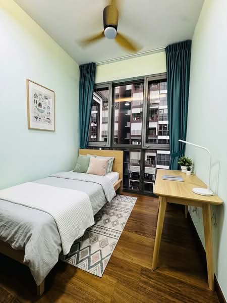 Bellewoods, 122 Woodlands Avenue 5, 5 Bedrooms, 1,528 sqft, Executive Condominium For Sale, by Eric Lim, 500220874 - Bedroom - PropertyGuru.com.sg