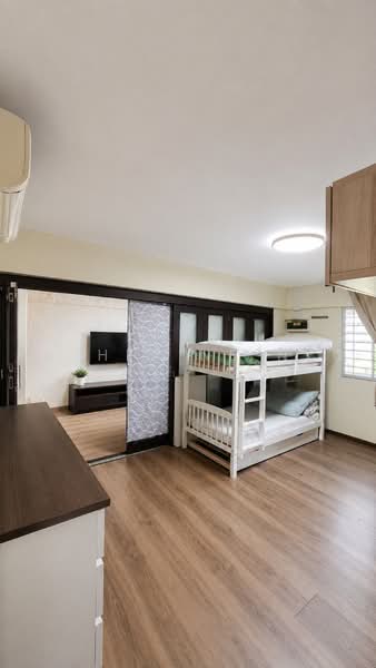 530 Jurong West Street 52, 530 Jurong West Street 52, 3 Bedrooms, 872 sqft, HDB Flat For Sale, by Katherine Neo, 500220875 - Bedroom - PropertyGuru.com.sg