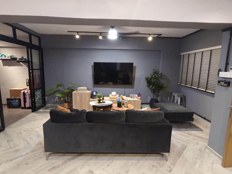 496G Tampines Avenue 9, 496G Tampines Avenue 9, 3 Bedrooms, 1,141 sqft, HDB Flat For Sale, by Taufik Hussein, 500220877 - Living Room - PropertyGuru.com.sg