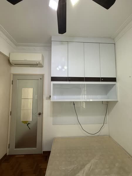 Azalea Park Condo, 2 Flora Road, 3 Bedrooms, 1,057 sqft, Condominium For Sale, by Leeon Ling, 500220878 - Bedroom - PropertyGuru.com.sg