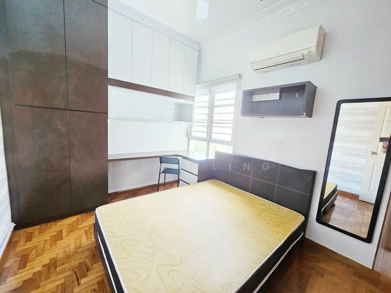 Azalea Park Condo, 2 Flora Road, 3 Bedrooms, 1,057 sqft, Condominium For Sale, by Leeon Ling, 500220878 - Bedroom - PropertyGuru.com.sg