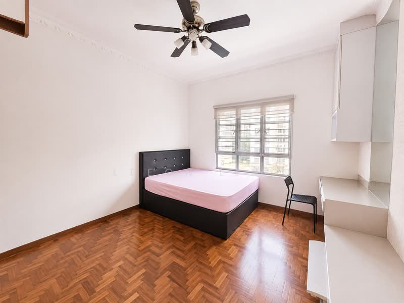 Azalea Park Condo, 2 Flora Road, 3 Bedrooms, 1,507 sqft, Condominium For Sale, by Leeon Ling, 500220878 - Bedroom - PropertyGuru.com.sg