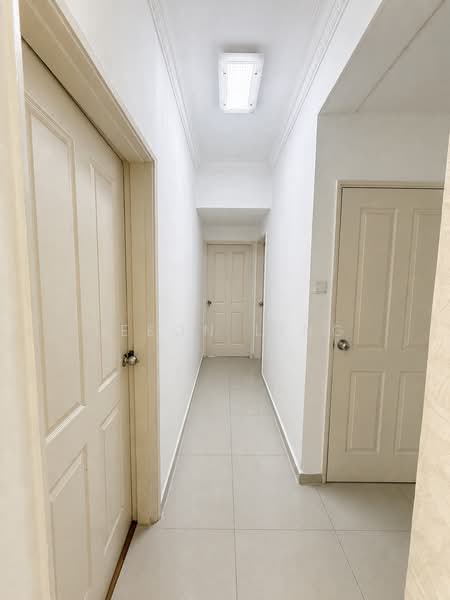 Azalea Park Condo, 2 Flora Road, 3 Bedrooms, 1,507 sqft, Condominium For Sale, by Leeon Ling, 500220878 - Corridor - PropertyGuru.com.sg