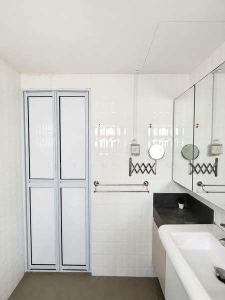 Azalea Park Condo, 2 Flora Road, 3 Bedrooms, 1,507 sqft, Condominium For Sale, by Leeon Ling, 500220878 - Bathroom - PropertyGuru.com.sg