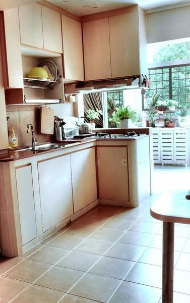 726 Jurong West Avenue 5, 726 Jurong West Avenue 5, 3 Bedrooms, 1,571 sqft, HDB Flat For Sale, by Pauline Chui, 500220881 - Kitchen - PropertyGuru.com.sg