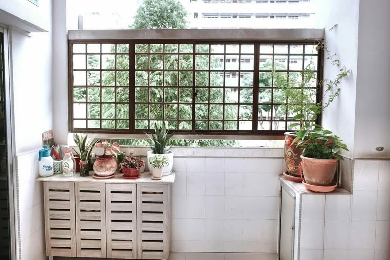 726 Jurong West Avenue 5, 726 Jurong West Avenue 5, 3 Bedrooms, 1,571 sqft, HDB Flat For Sale, by Pauline Chui, 500220881 - Balcony - PropertyGuru.com.sg