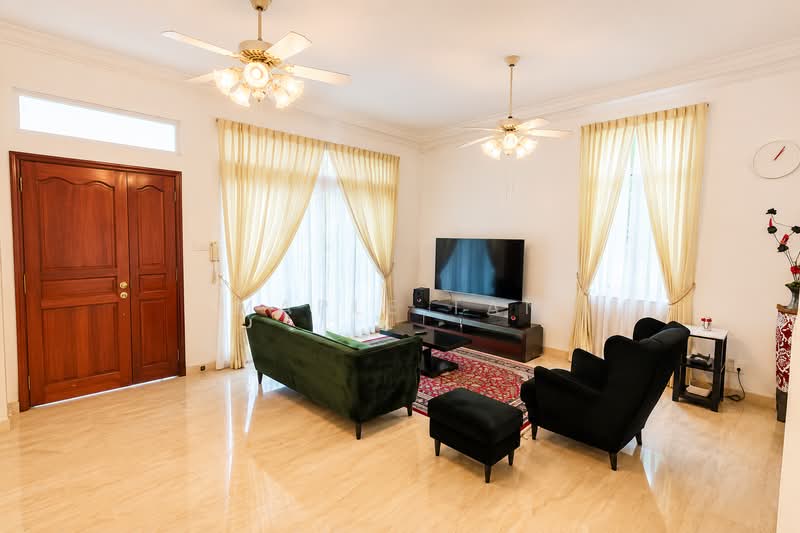 Pinewood Terrace, Pinewood Grove, 6 Bedrooms, 2,583 sqft, Terraced House For Sale, by Maple Tan, 500220886 - Living Room - PropertyGuru.com.sg