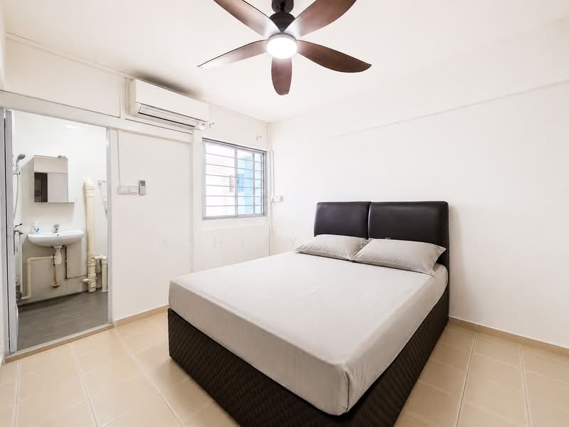 230 Serangoon Avenue 4, 230 Serangoon Avenue 4, 2 Bedrooms, 721 sqft, HDB Flat For Rent, by Ashley Lee, 500220887 - Master Bedroom - PropertyGuru.com.sg